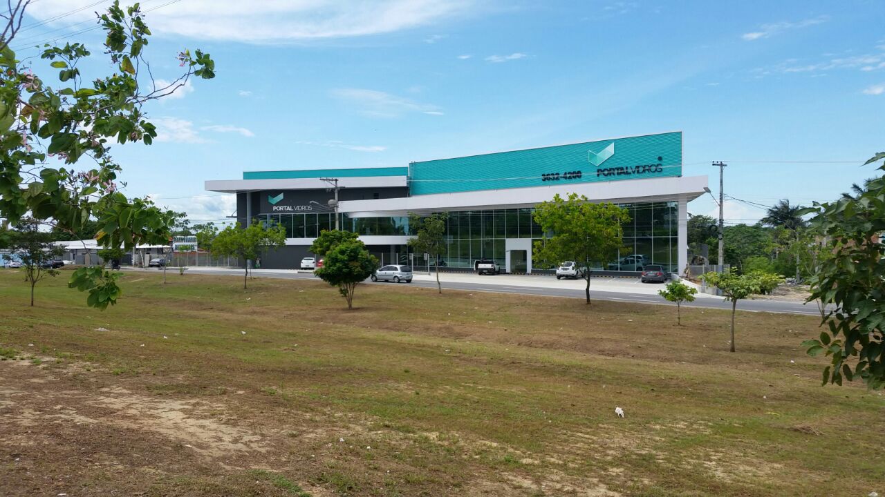 Steel structure hall for showroom in Brazil