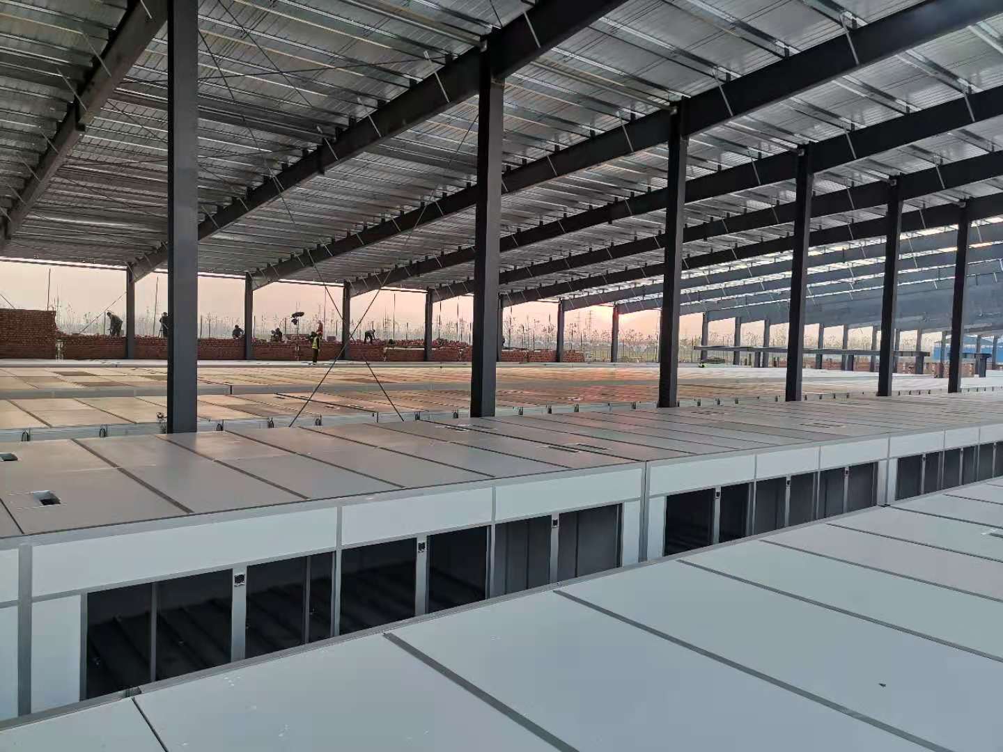 Prefabricated steel workshop for hatchery center together with fully automatic incubator